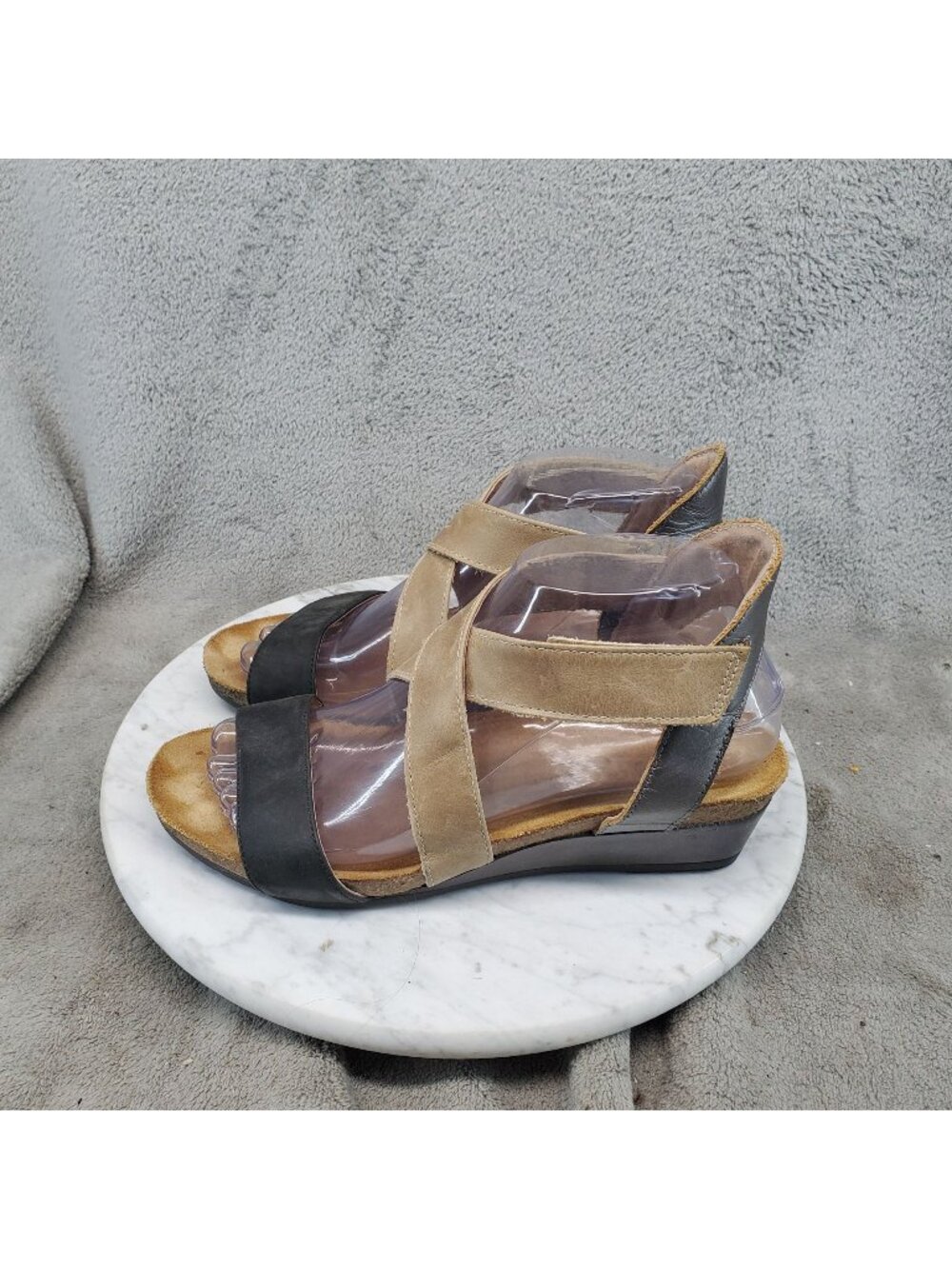 Naot Shoes Womens Size 7 Vixen Black Beige Leather Wedge Sandals *Read*